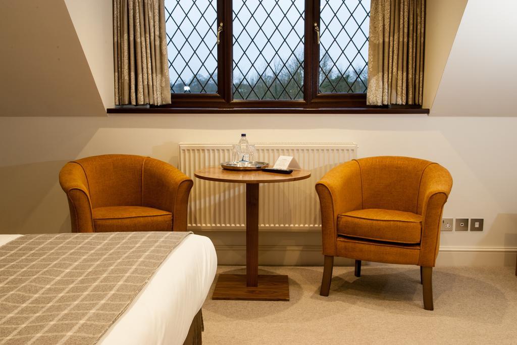 Stirrups Hotel Bracknell Buitenkant foto