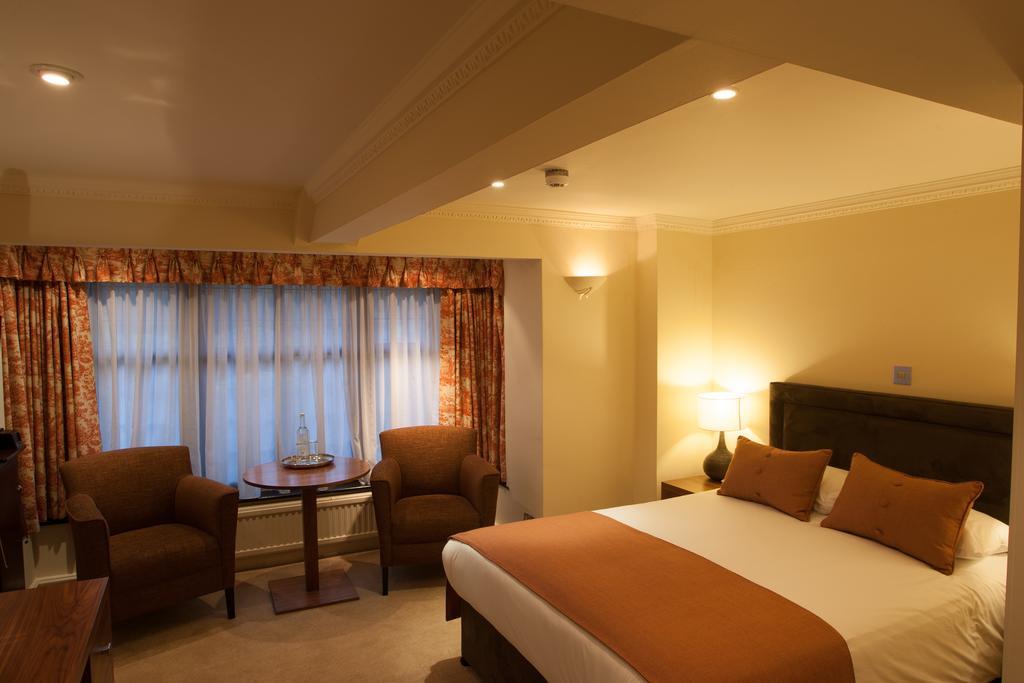 Stirrups Hotel Bracknell Buitenkant foto