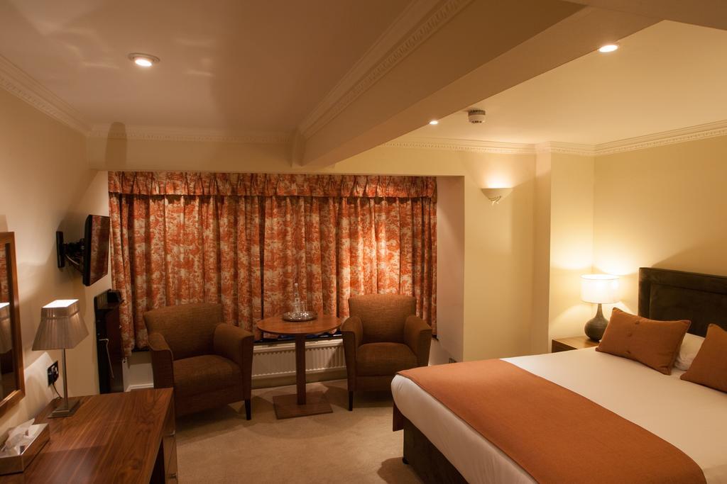 Stirrups Hotel Bracknell Buitenkant foto