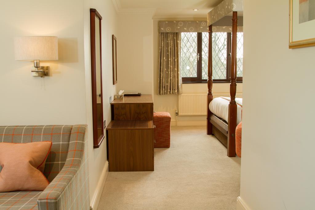 Stirrups Hotel Bracknell Buitenkant foto