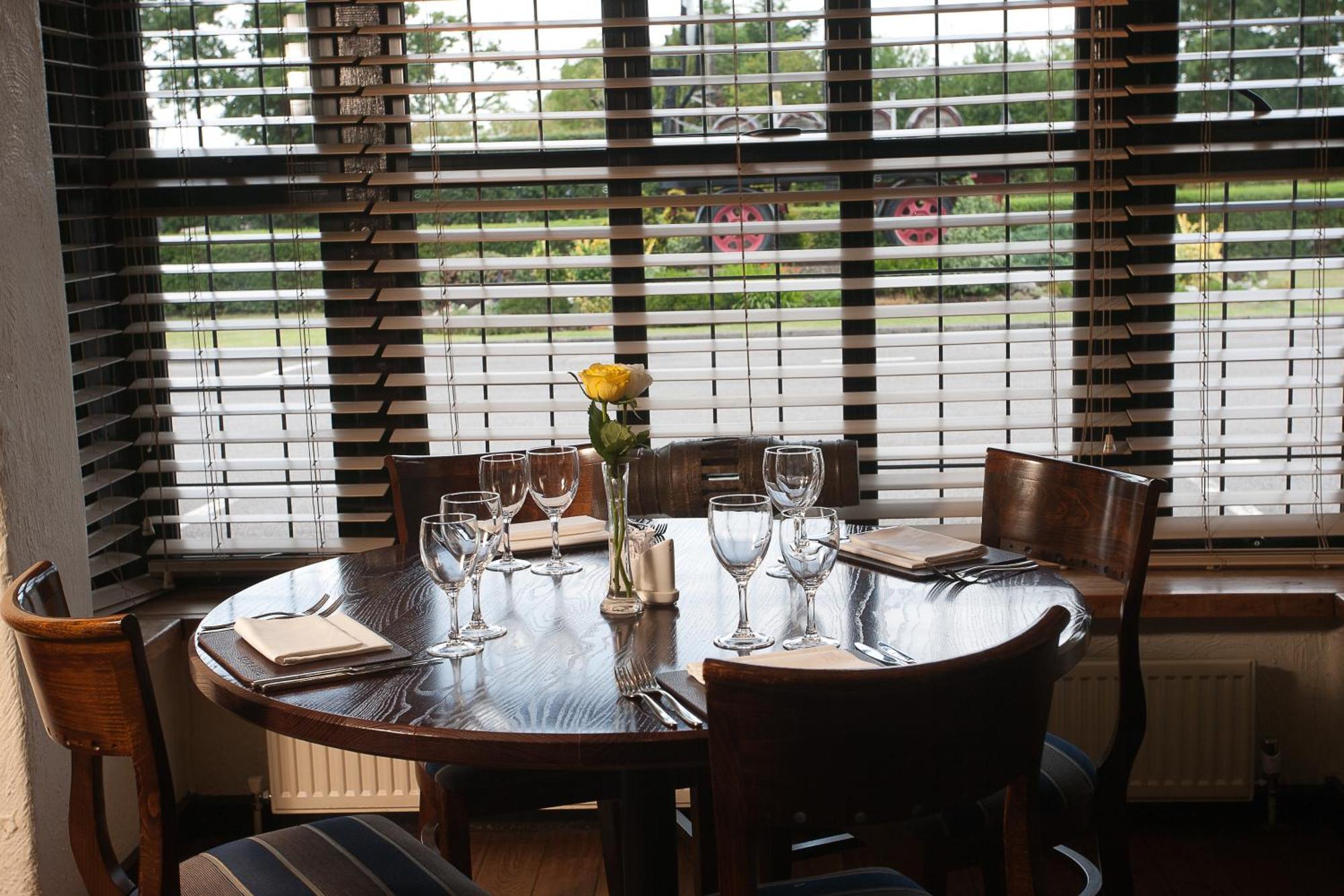Stirrups Hotel Bracknell Buitenkant foto