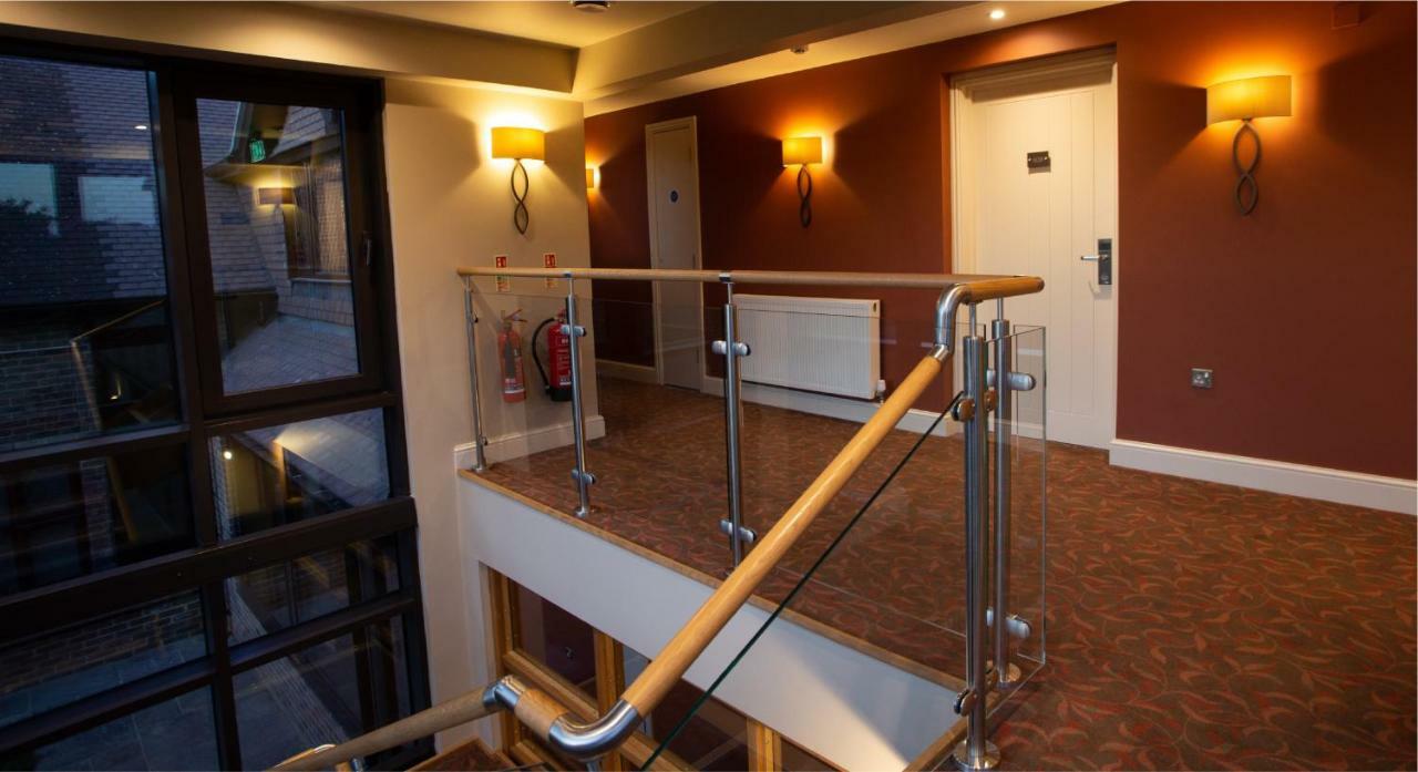 Stirrups Hotel Bracknell Buitenkant foto