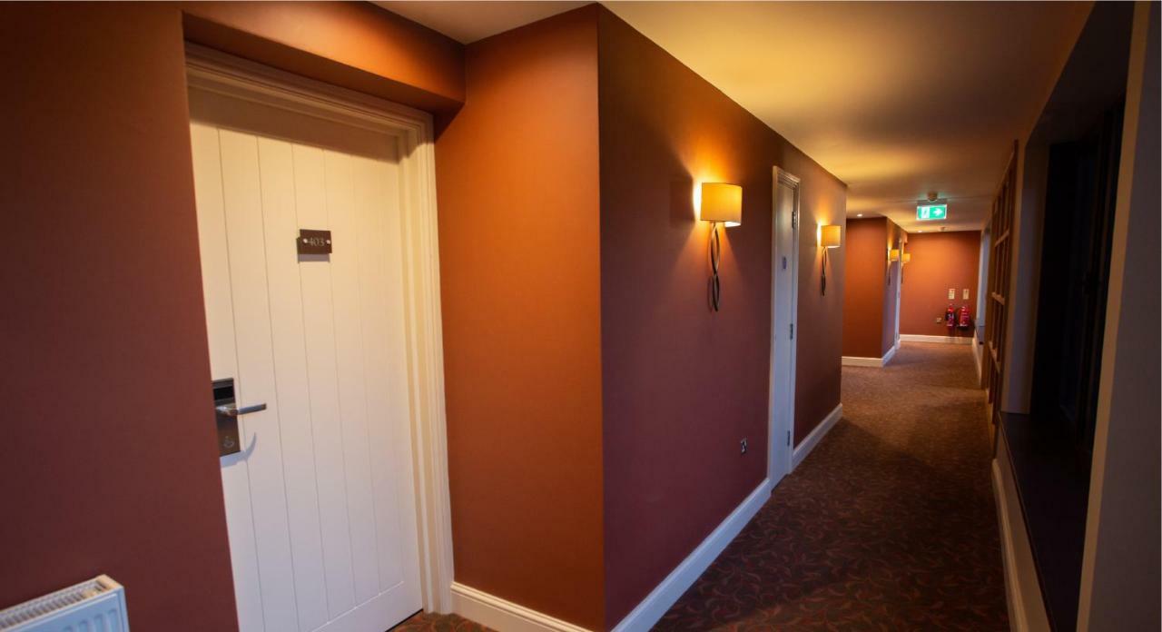 Stirrups Hotel Bracknell Buitenkant foto